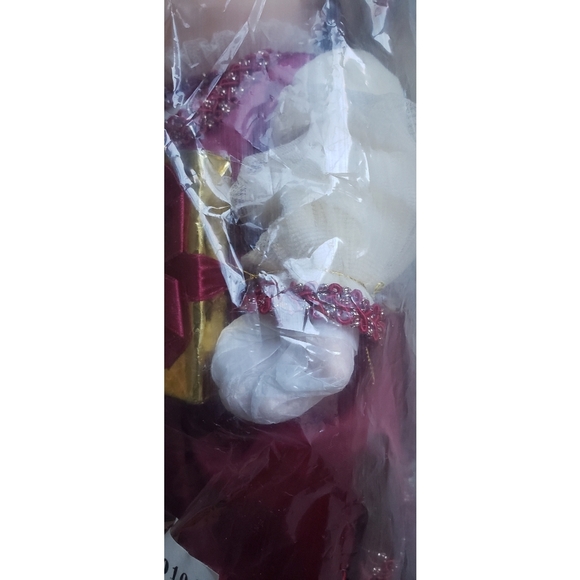 2. Christmas Precious Moments doll - Picture 3 of 14